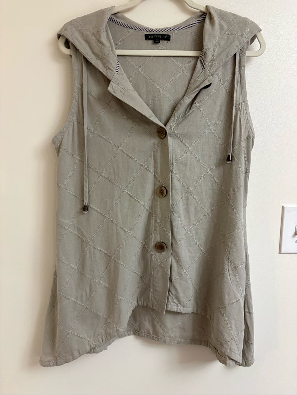 Sleeveless Hooded Button-Front Top in Light Taupe